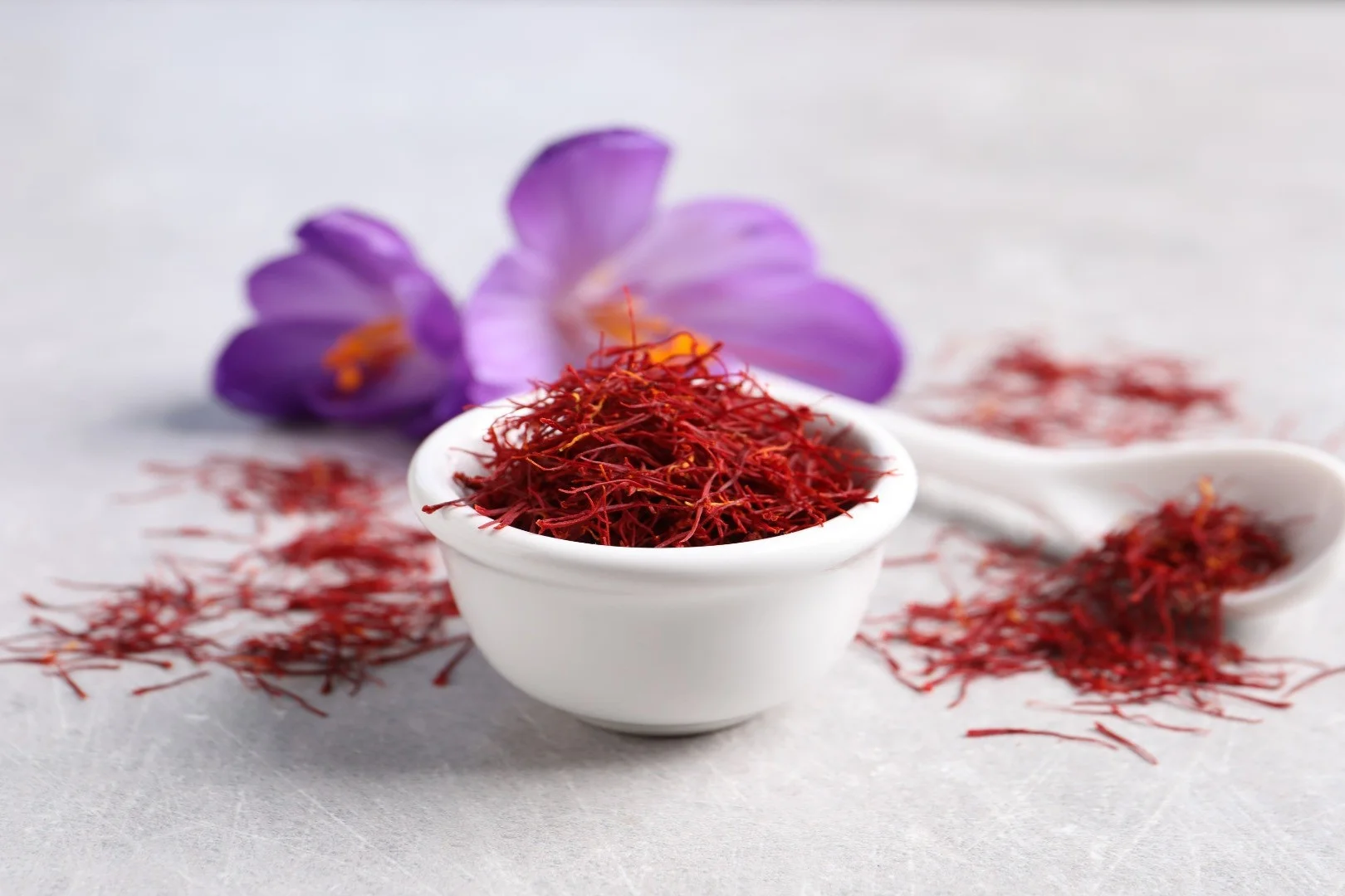 Fresh saffron threads